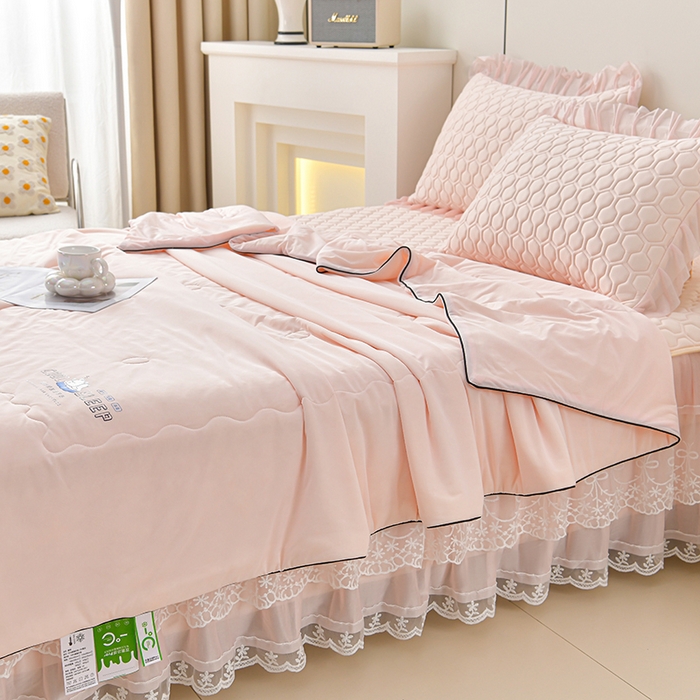 91家纺网 家纺一手货源 找家纺 民新家纺 2025新款凉感丝床裙乳胶凉席系列 唯美-淡雅粉