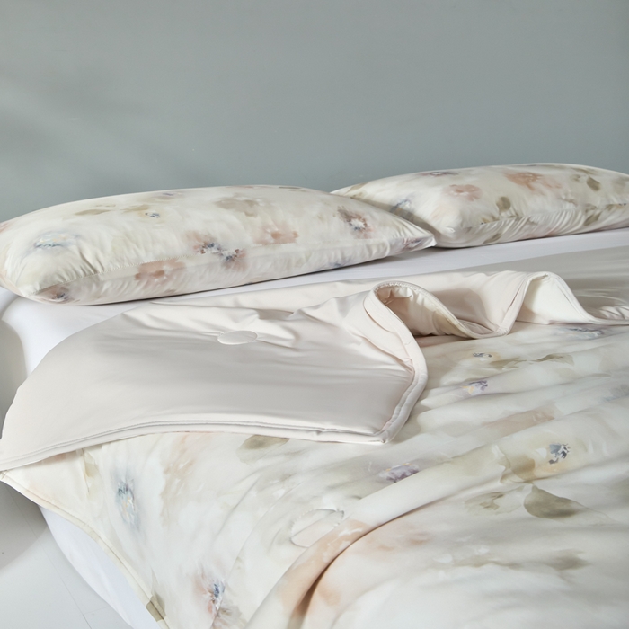 91家纺网 家纺一手货源 找家纺 2025春夏新款100%双面锦纶美式印花夏被凉感空调被 陌上花开