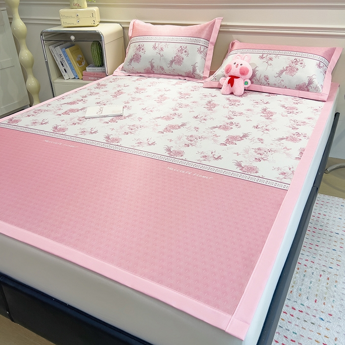 91家纺网 家纺一手货源 找家纺 摩妮卡 2025小清新数码冰丝席 碳光席三件套 绯樱梦境