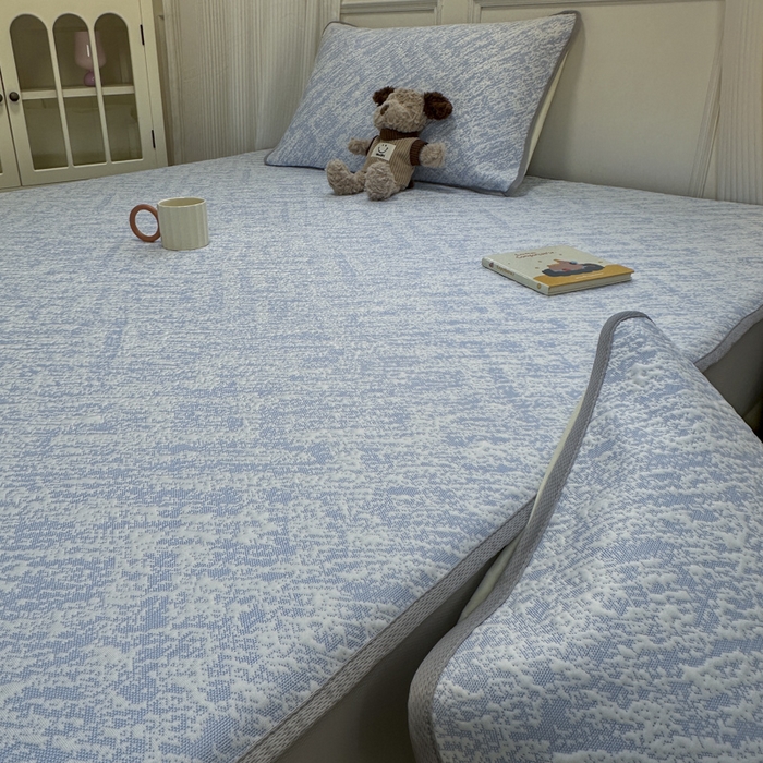 91家纺网 家纺一手货源 找家纺 金爱家 2025新款430克中分子豆豆席凉席席子 豆豆席-流金岁月蓝