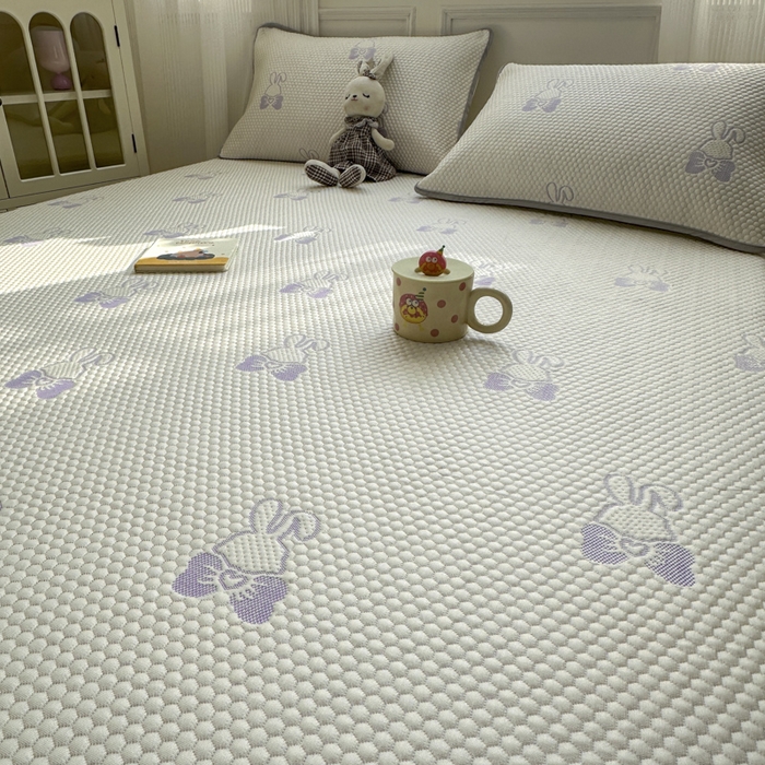 91家纺网 家纺一手货源 找家纺 金爱家 2025新款430克中分子豆豆席凉席席子 豆豆席-兔兔紫