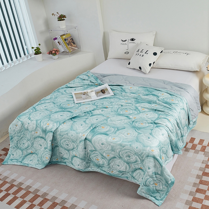 91家纺网 家纺一手货源 找家纺 被多多被业 2025新款凉感丝印花夏被夏凉被空调被 复古玫瑰-绿