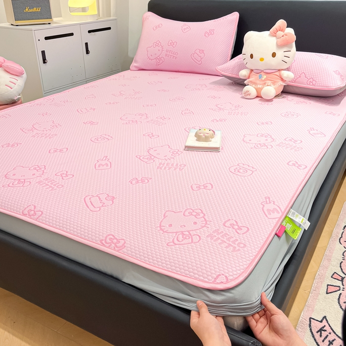 91家纺网 家纺一手货源 找家纺 2025新款三丽鸥正版授权A类提花冰豆豆凉席平铺款床笠款系列_1409 冰豆豆-KT粉