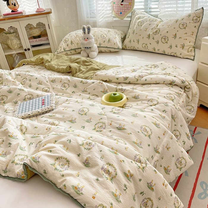 91家纺网 家纺一手货源 找家纺 优承佳生活馆 2025新款云感双层纱浪漫小花边抗菌夏被子被芯 花园兔