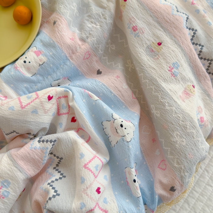 91家纺网 家纺一手货源 找家纺 贝扬思 2025新款云感双层纱抗菌花边夏被 白狗浪漫集