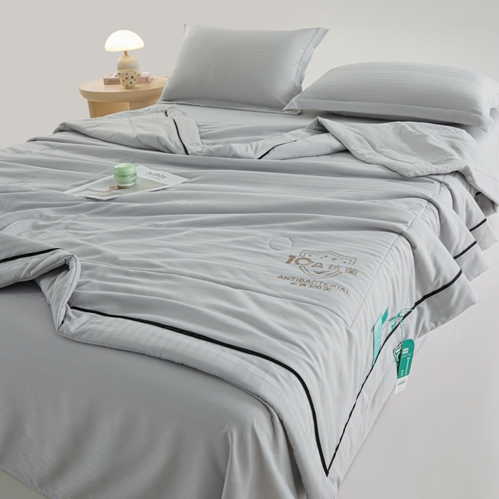 91家纺网 家纺一手货源 找家纺 宝士康家纺 2025新款10A抗菌华夫条提花夏被 浅灰