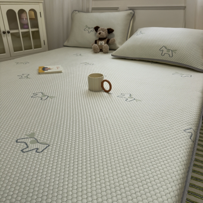 91家纺网 家纺一手货源 找家纺 金爱家 2025新款430克中分子豆豆席凉席席子 豆豆席-爱马仕绿