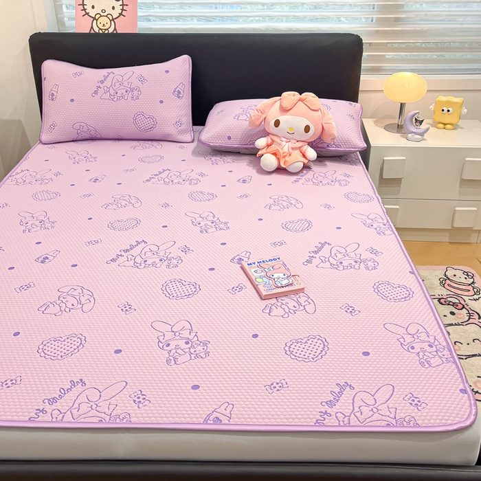 91家纺网 家纺一手货源 找家纺 2025新款三丽鸥正版授权A类提花冰豆豆凉席平铺款床笠款系列_1409 冰豆豆-美乐蒂-紫