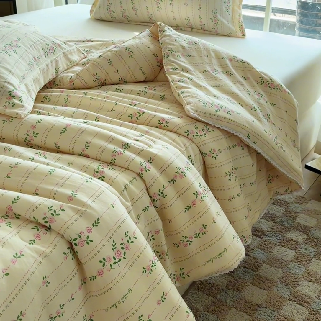 91家纺网 家纺一手货源 找家纺 2025新款双层皱皱纱水洗棉夏被夏凉被空调被可机洗空调被子被芯棉被 粉黛花园