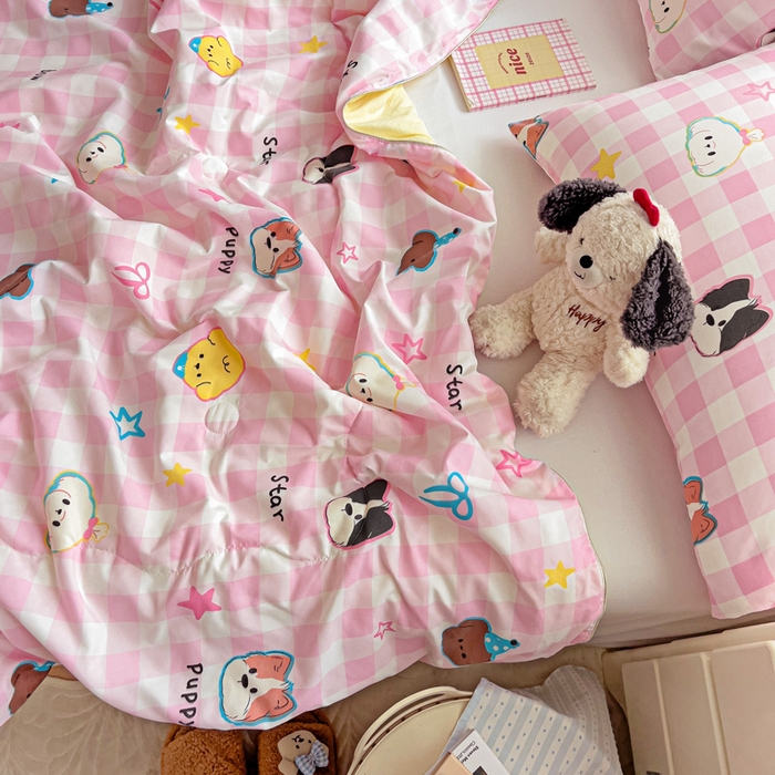 91家纺网 家纺一手货源 找家纺 2025春夏新款嵌绳款云柔水洗棉单夏被夏凉被空调被 嵌绳夏被-粉格小狗