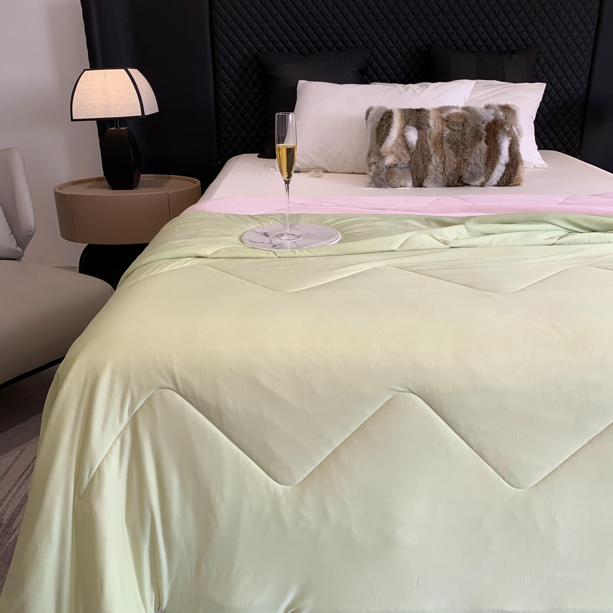 91家纺网 家纺一手货源 找家纺 2025新款小冰皮夏凉被锦纶氨纶面料空调夏被凉感丝单夏被空调被 清凉西瓜