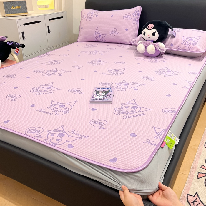 91家纺网 家纺一手货源 找家纺 2025新款三丽鸥正版授权A类提花冰豆豆凉席平铺款床笠款系列_1409 冰豆豆-库洛米-紫