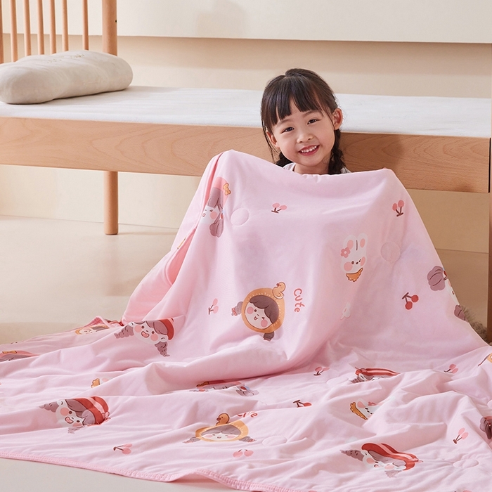 91家纺网 家纺一手货源 找家纺 嗨生活2025年儿童夏被 幼儿园夏被 凉感丝夏被 俏皮女孩