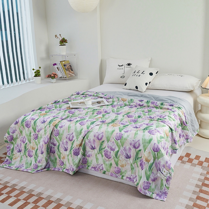 91家纺网 家纺一手货源 找家纺 被多多被业 2025新款凉感丝印花夏被夏凉被空调被 紫色郁金香