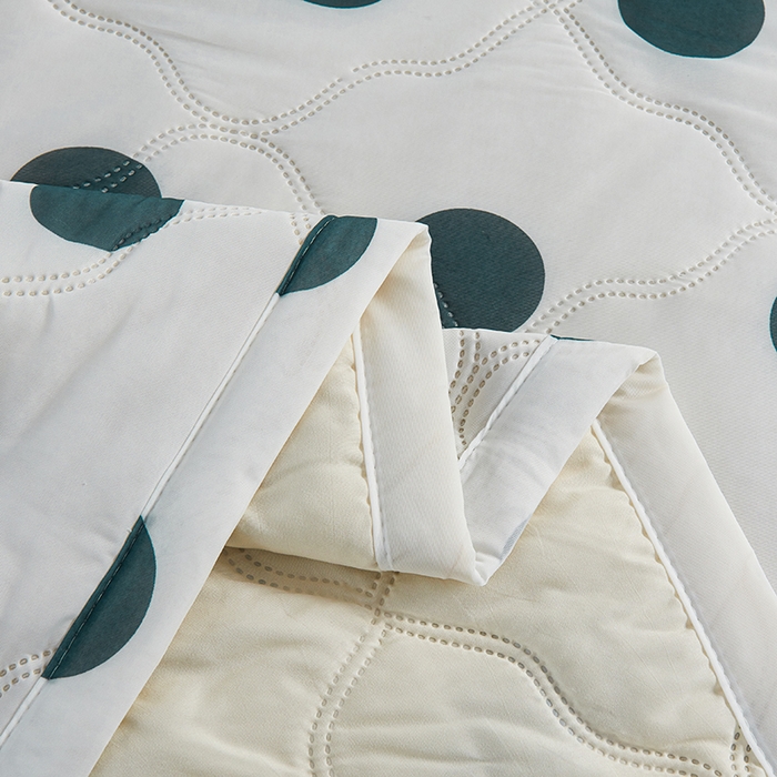 91家纺网 家纺一手货源 找家纺 被多多被业 2025新款凉感丝印花夏被夏凉被空调被 波点