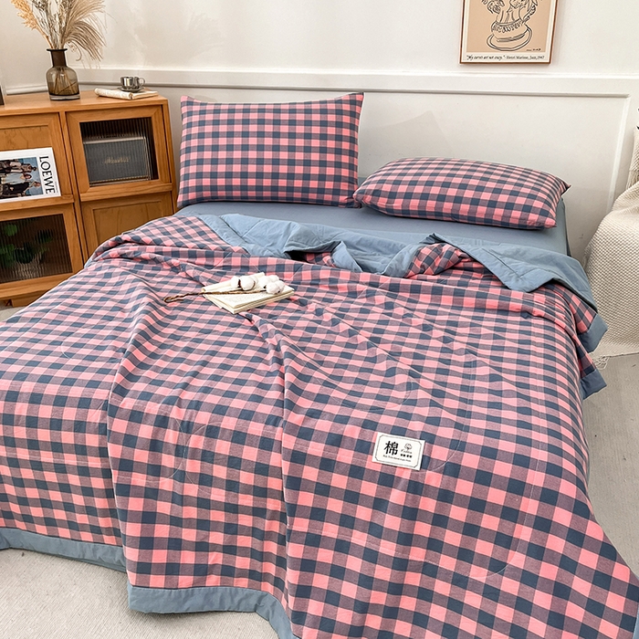 91家纺网 家纺一手货源 找家纺 鸣升家纺 2025新款100%里外全棉棉花夏被无印风全棉色织水洗棉夏凉被空调被夏被春秋被单人可机洗 粉灰小格