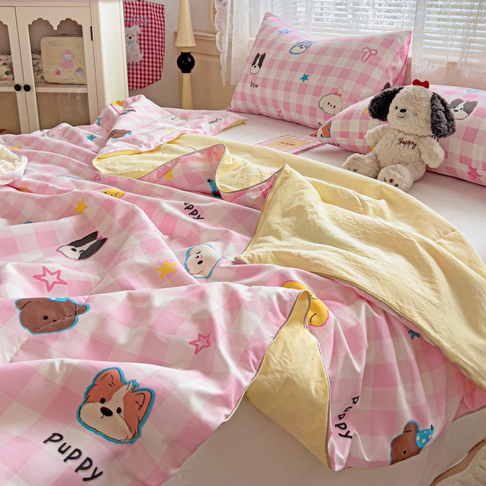 91家纺网 家纺一手货源 找家纺 2025春夏新款嵌绳款云柔水洗棉单夏被夏凉被空调被 嵌绳夏被-粉格小狗