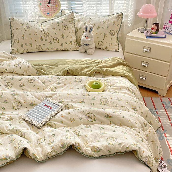 91家纺网 家纺一手货源 找家纺 优承佳生活馆 2025新款云感双层纱浪漫小花边抗菌夏被子被芯 花园兔