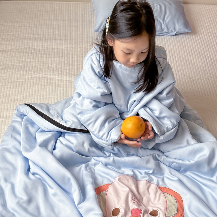 91家纺网 家纺一手货源 找家纺 喜多兔儿童家纺 2025新款萌宝系列40S纯棉夏季睡袋防踢被 蓝色小象问问