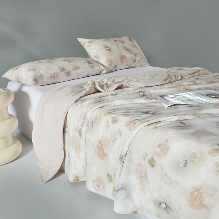 91家纺网 家纺一手货源 找家纺 2025春夏新款100%双面锦纶美式印花夏被凉感空调被 陌上花开