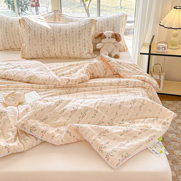 91家纺网 家纺一手货源 找家纺 2025新款双层皱皱纱水洗棉夏被夏凉被空调被可机洗空调被子被芯棉被 粉黛花园