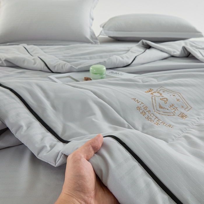 91家纺网 家纺一手货源 找家纺 宝士康家纺 2025新款10A抗菌华夫条提花夏被 浅灰