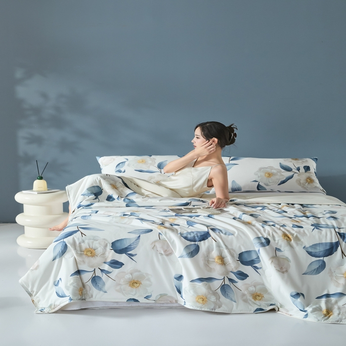 91家纺网 家纺一手货源 找家纺 2025春夏新款100%双面锦纶美式印花夏被凉感空调被 淡雅花香