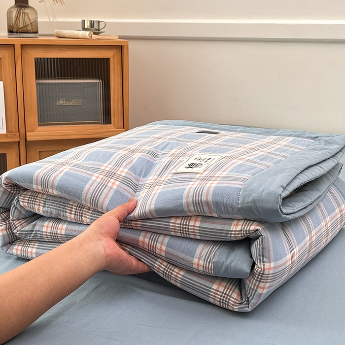 91家纺网 家纺一手货源 找家纺 鸣升家纺 2025新款100%里外全棉棉花夏被无印风全棉色织水洗棉夏凉被空调被夏被春秋被单人可机洗 初时兰