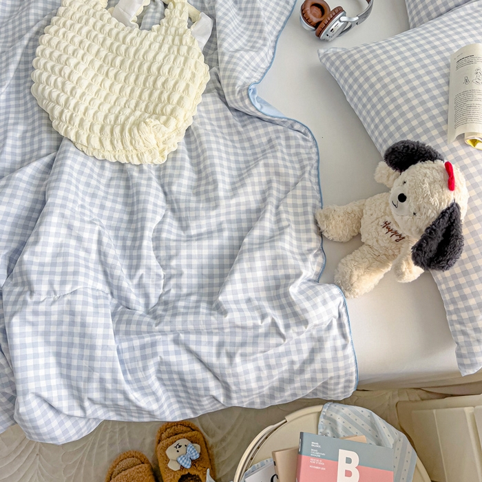 91家纺网 家纺一手货源 找家纺 2025春夏新款嵌绳款云柔水洗棉单夏被夏凉被空调被 嵌绳夏被-小格浅兰