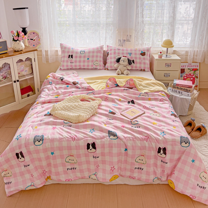 91家纺网 家纺一手货源 找家纺 2025春夏新款嵌绳款云柔水洗棉单夏被夏凉被空调被 嵌绳夏被-粉格小狗