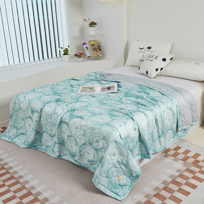 91家纺网 家纺一手货源 找家纺 被多多被业 2025新款凉感丝印花夏被夏凉被空调被 复古玫瑰-绿