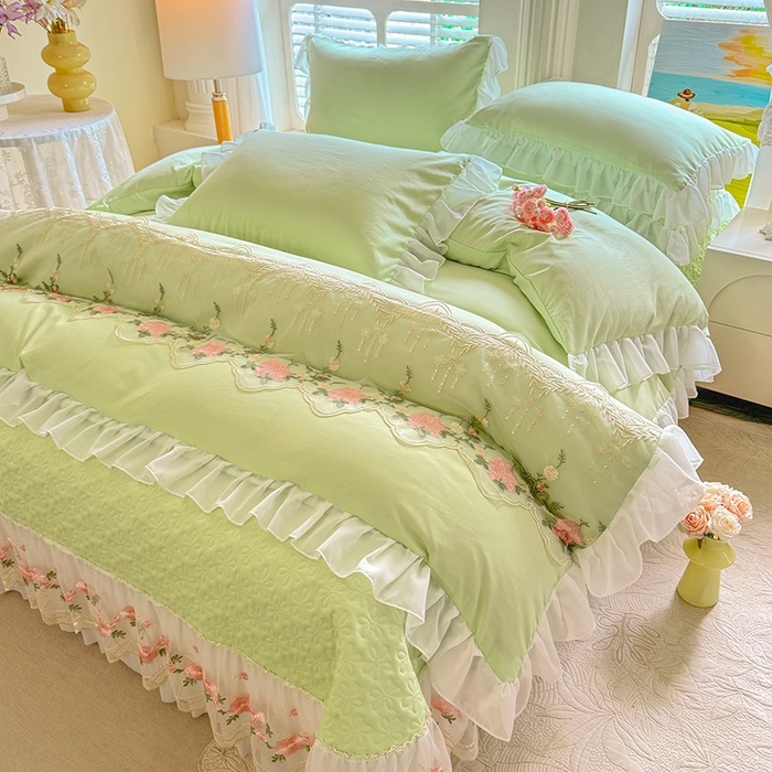 91家纺网 家纺一手货源 找家纺 大麦家纺2025新款年新款亲肤花边款床盖四件套  甜心小姐-青提绿