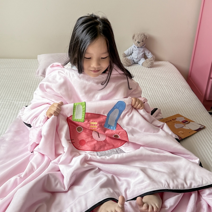 91家纺网 家纺一手货源 找家纺 喜多兔儿童家纺 2025新款萌宝系列40S纯棉夏季睡袋防踢被 粉色小兔妞妞