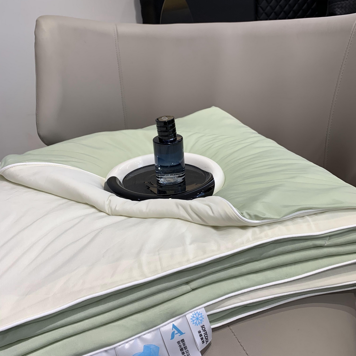 91家纺网 家纺一手货源 找家纺 2025新款小冰皮夏凉被锦纶氨纶面料空调夏被凉感丝单夏被空调被 薄荷奶绿