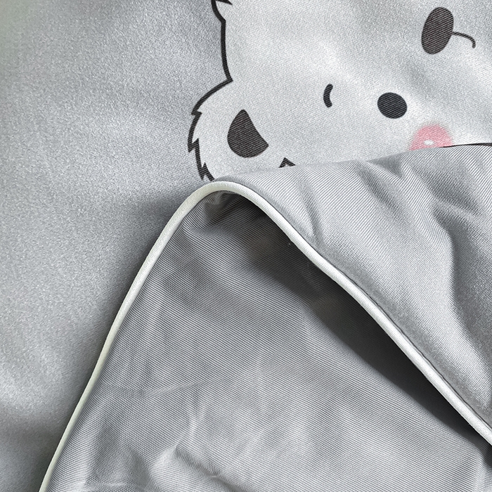 91家纺网 家纺一手货源 找家纺 鸣升家纺 2025新款冷暖双感被大豆夏被3D数码凉感针织棉空调被夏凉被 早安小熊