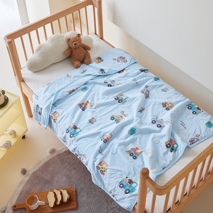 91家纺网 家纺一手货源 找家纺 嗨生活2025年儿童夏被 幼儿园夏被 凉感丝夏被 汽车联盟