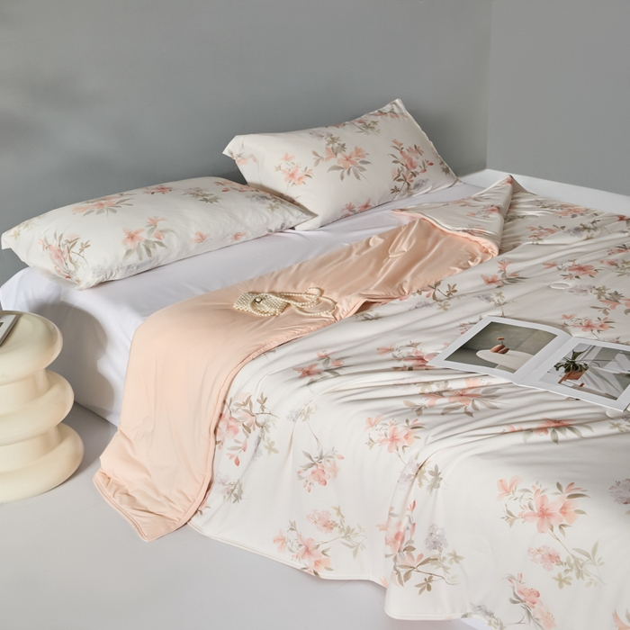 91家纺网 家纺一手货源 找家纺 2025春夏新款100%双面锦纶美式印花夏被凉感空调被 红尘笑