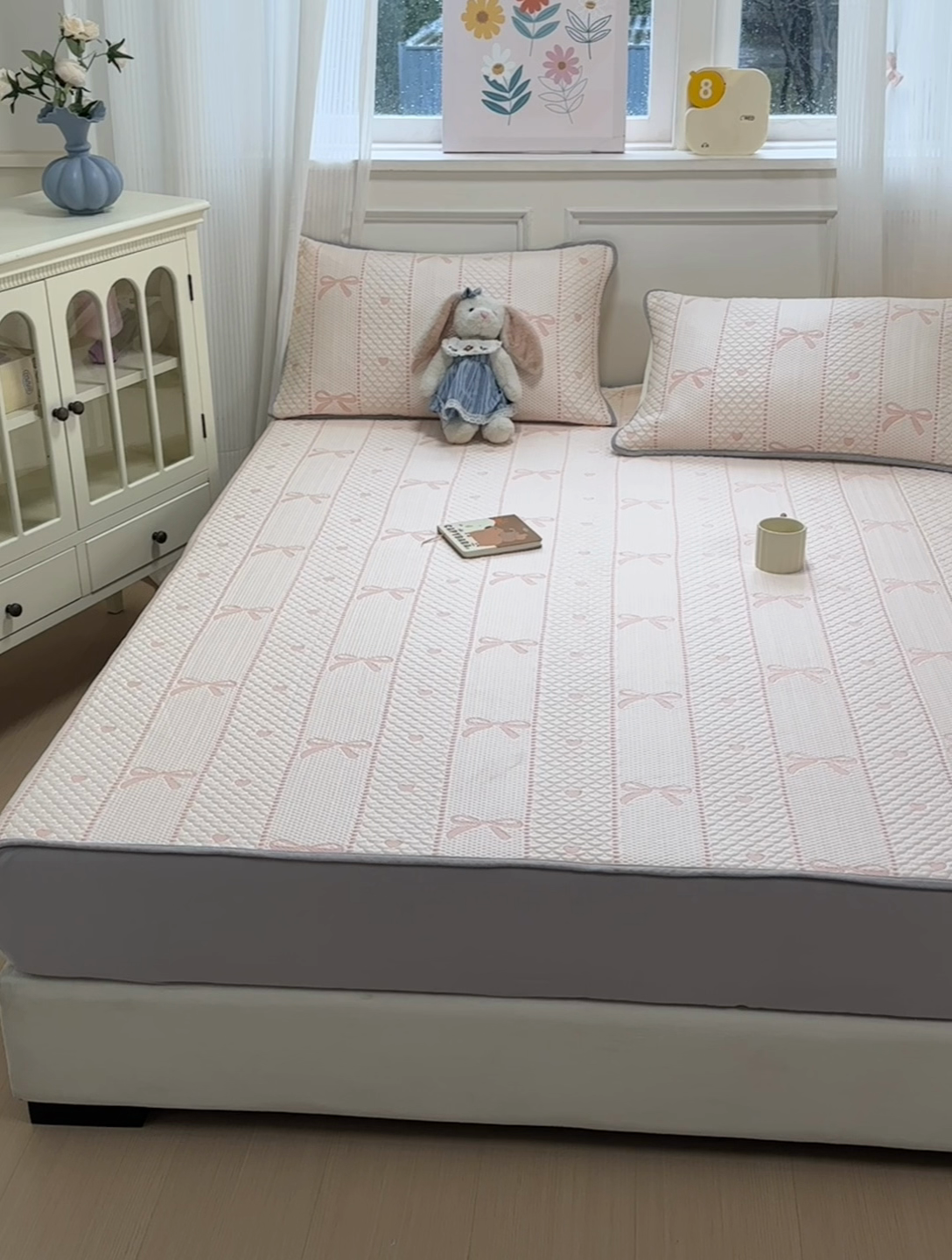 91家纺网 家纺一手货源 找家纺 金爱家 2025新款430克中分子豆豆席凉席席子 豆豆席-蝴蝶结粉