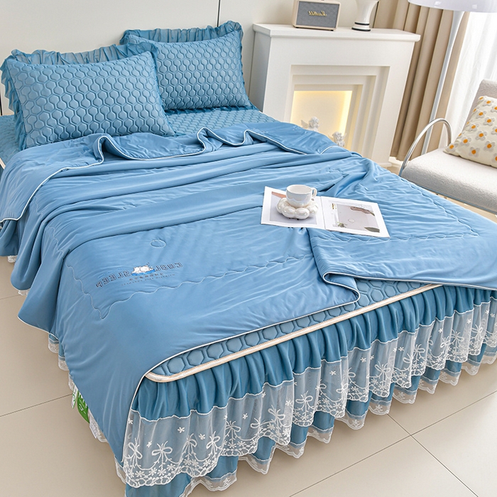 91家纺网 家纺一手货源 找家纺 民新家纺 2025新款凉感丝床裙乳胶凉席系列 唯美-海天蓝