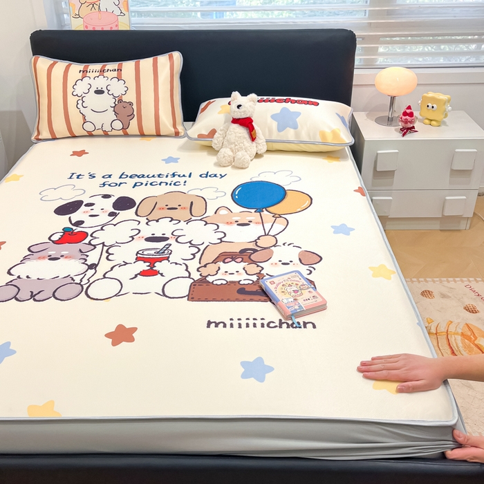 91家纺网 家纺一手货源 找家纺 暮思家居 2025新款正版miiiiichan可爱卡通大版数码印花A类1200D冰丝凉席三件套平铺床笠 心愿小狗