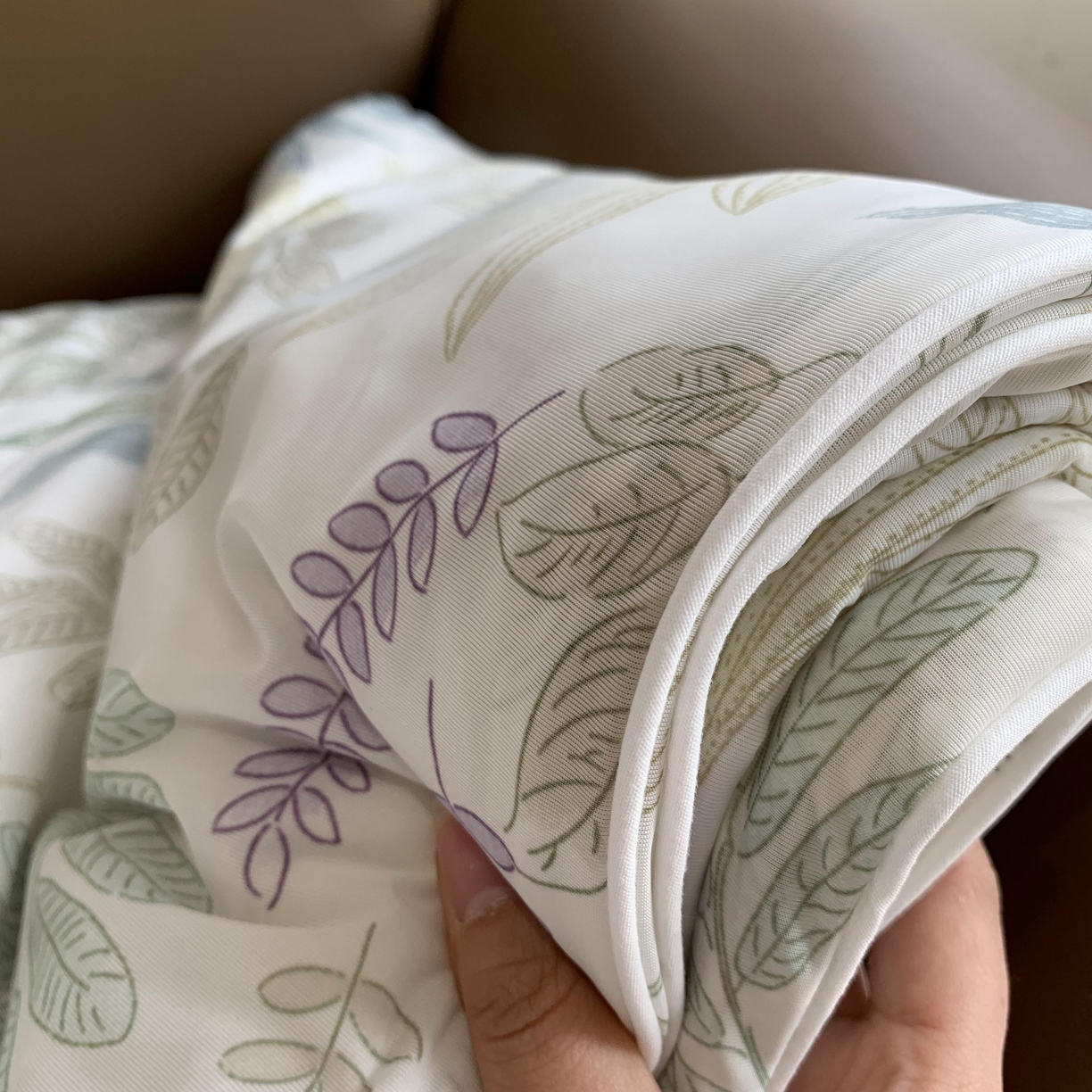 91家纺网 家纺一手货源 找家纺 2025新款小冰皮夏凉被锦纶氨纶面料空调夏被凉感丝单夏被空调被 热带雨林