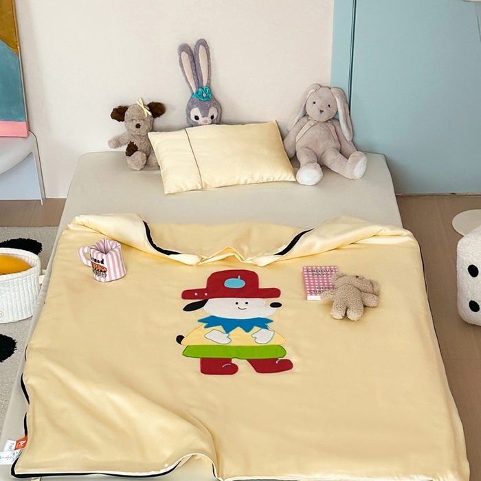 91家纺网 家纺一手货源 找家纺 喜多兔儿童家纺 2025新款60S兰精天丝睡袋防踢被 黄色多彩小狗