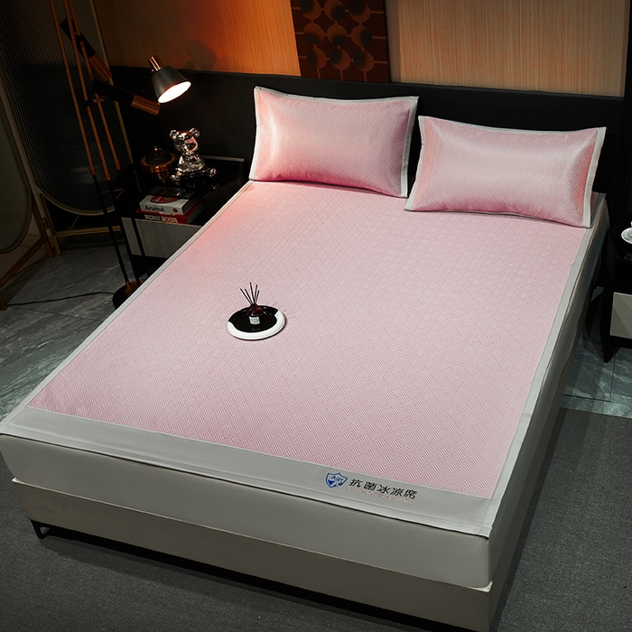 91家纺网 家纺一手货源 找家纺 小萌虎 2025新款轻柔丝抗菌冰丝藤凉席（复合三明治款）宽包刺绣冰丝软席藤席 抗菌三明治冰丝藤席-冰岛-暖玉粉