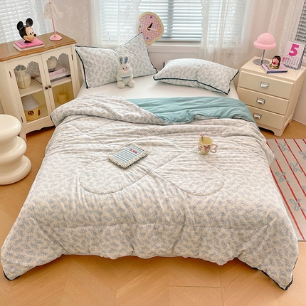 91家纺网 家纺一手货源 找家纺 （总）优承佳生活馆 2025新款云感双层纱浪漫小花边抗菌夏被子被芯