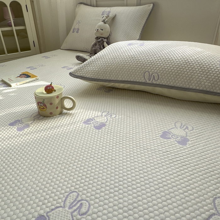 91家纺网 家纺一手货源 找家纺 金爱家 2025新款430克中分子豆豆席凉席席子 豆豆席-兔兔紫