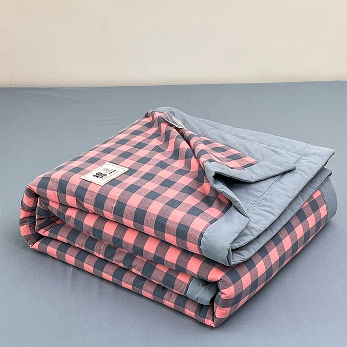 91家纺网 家纺一手货源 找家纺 鸣升家纺 2025新款100%里外全棉棉花夏被无印风全棉色织水洗棉夏凉被空调被夏被春秋被单人可机洗 粉灰小格