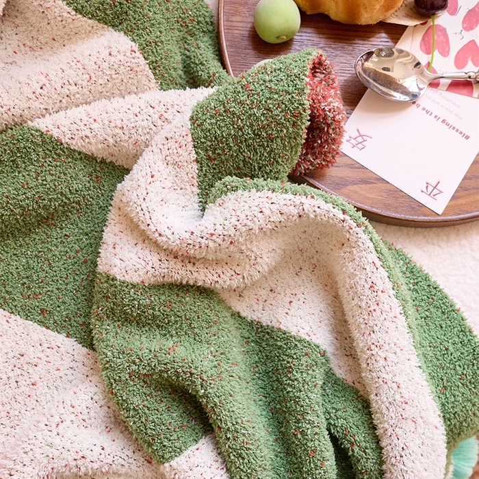 91家纺网 家纺一手货源 找家纺 （总）暖绵绵家纺 2025新款可爱卡通半边绒针织盖毯-乐绯