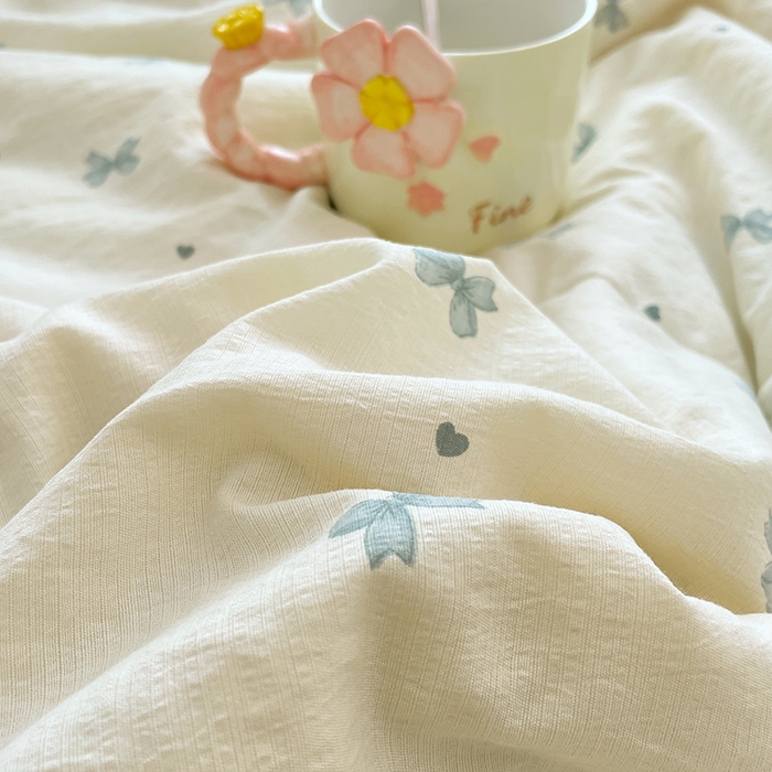 91家纺网 家纺一手货源 找家纺 优承佳生活馆 2025新款云感双层纱浪漫小花边抗菌夏被子被芯 爱心蝴蝶结