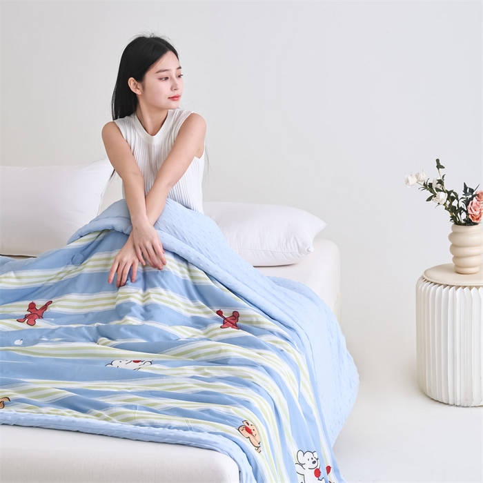 91家纺网 家纺一手货源 找家纺 默忆 2025新款印花凉感丝夏被夏凉被空调被加氨纶豆豆被 线条小狗