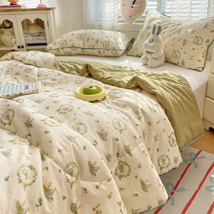 91家纺网 家纺一手货源 找家纺 优承佳生活馆 2025新款云感双层纱浪漫小花边抗菌夏被子被芯 花园兔